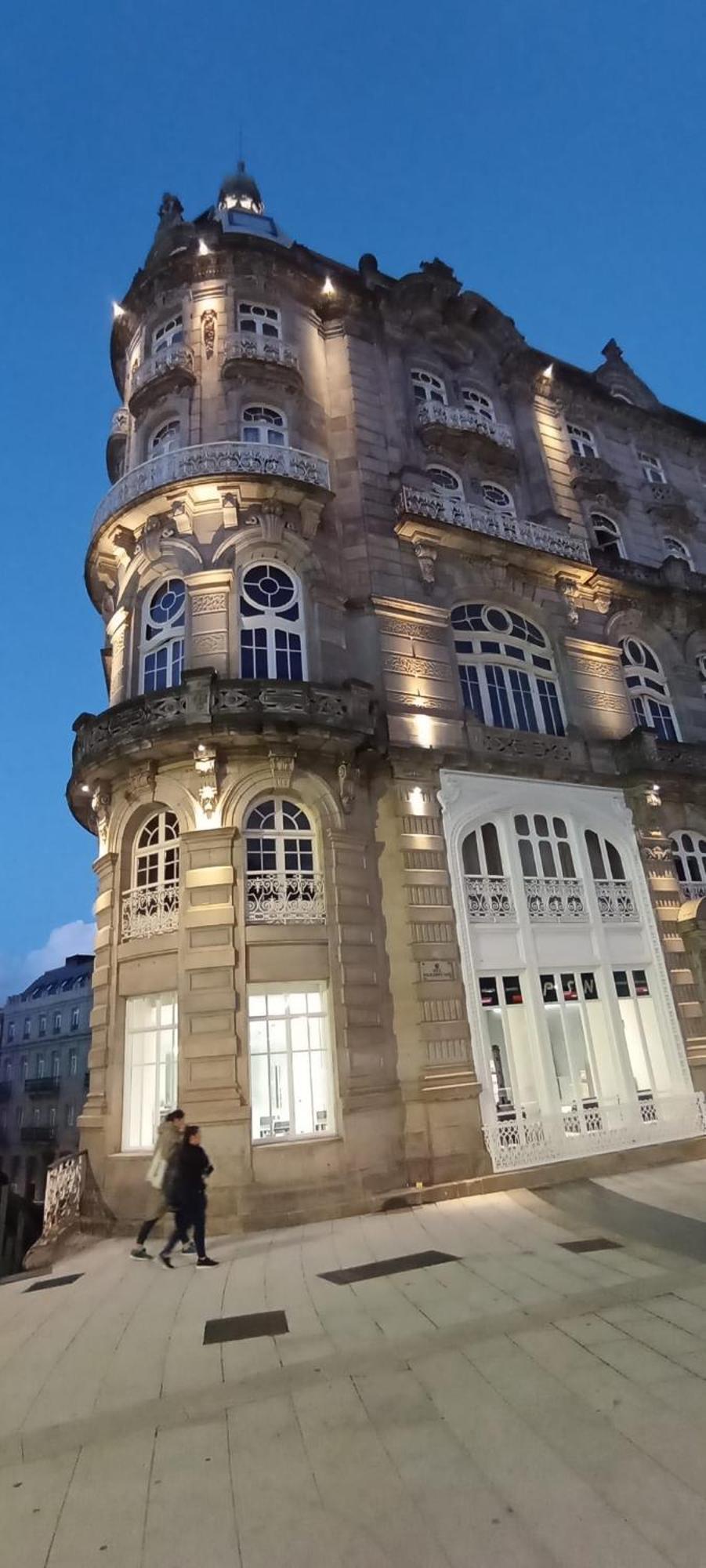 Edificio El Moderno Puerta Del Sol * Comarca de Vigo